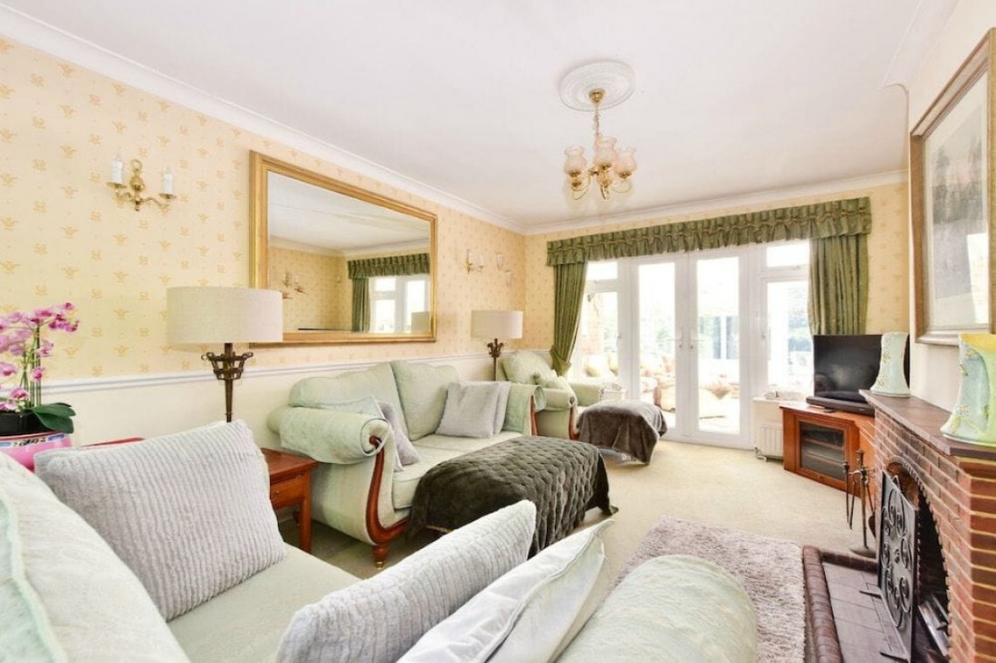 Haus in Farnham Royal, England 4 - 19162737