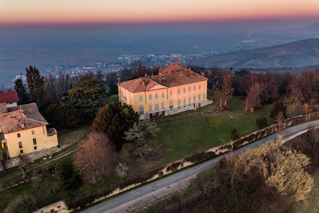 Château à Santa Giuletta, Lombardie, Italie 1 - 19165666