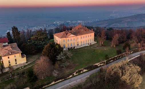 Castillo en Santa Giuletta, Lombardía, Italia 1
