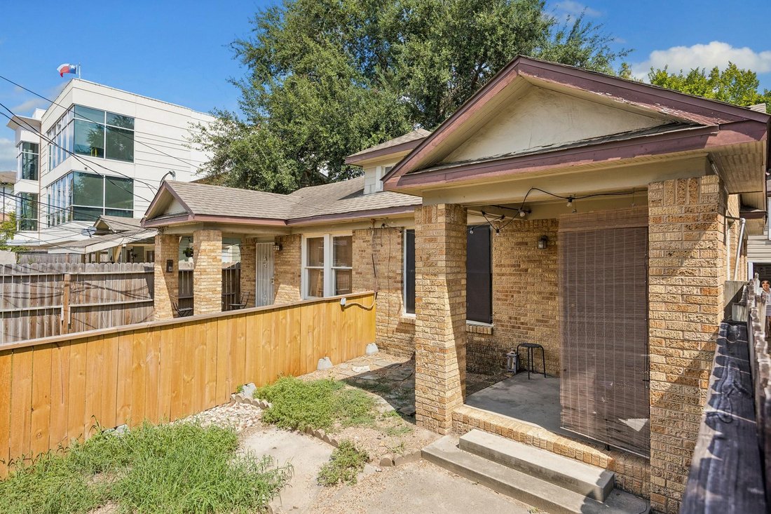 Houston, Texas, United States 2 - 19164113