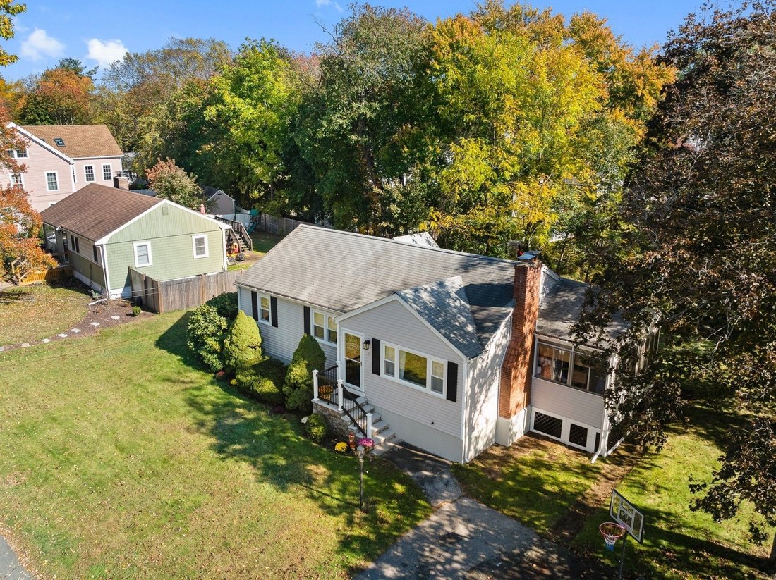 House in Woburn, Massachusetts, United States 5 - 19162076
