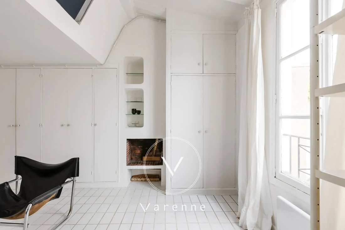 Apartment in Saint Thomas d'Aquin, Paris 7e Arrondissement, Paris 4 - 19160951