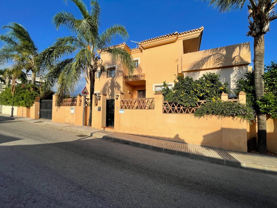 Villa in Nueva Andalucia, Marbella, Spain 2 - 19164674