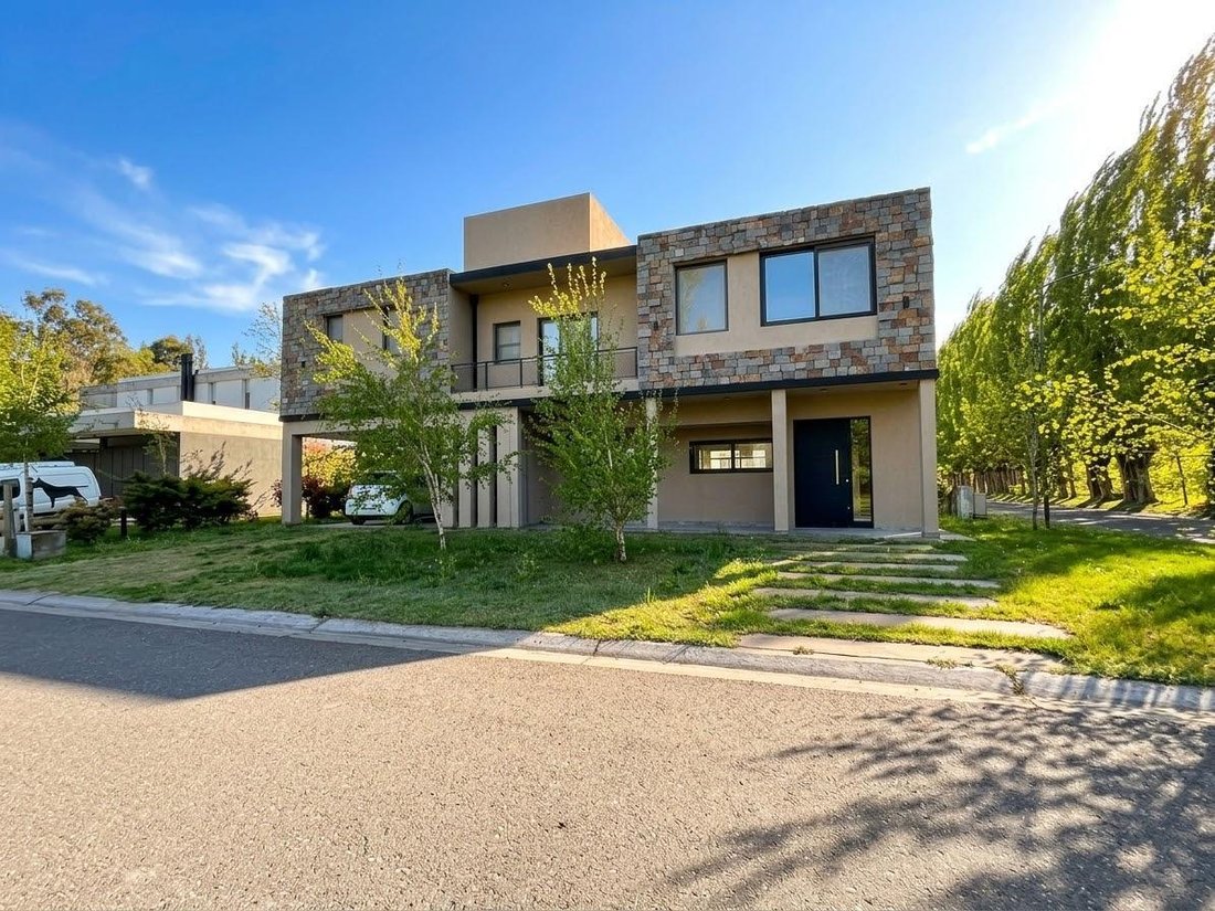 Casa en Centenario, Neuquén, Argentina 1 - 19164197