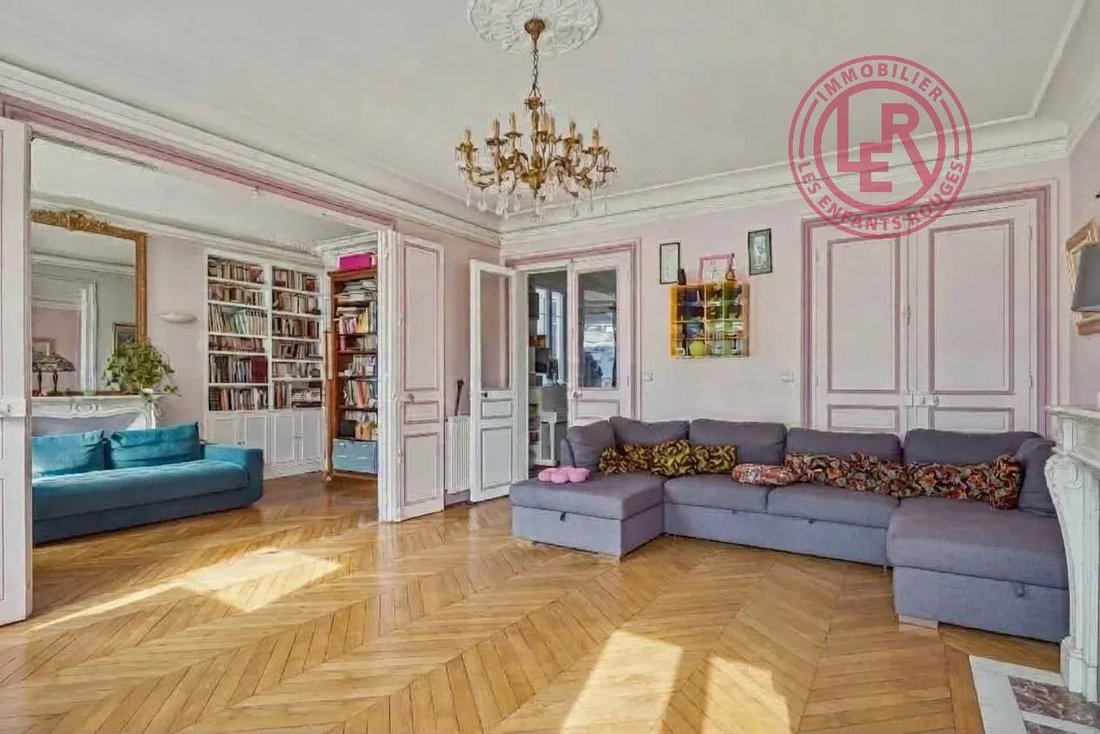 Apartment in Saint Vincent de Paul-Lariboisière, Paris 10e Arrondissement, Paris 3 - 19160476