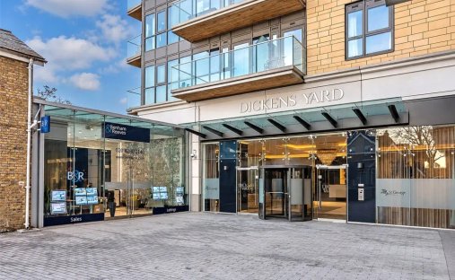 Apartment in Ealing (London Borough of Ealing), Ealing, England 1
