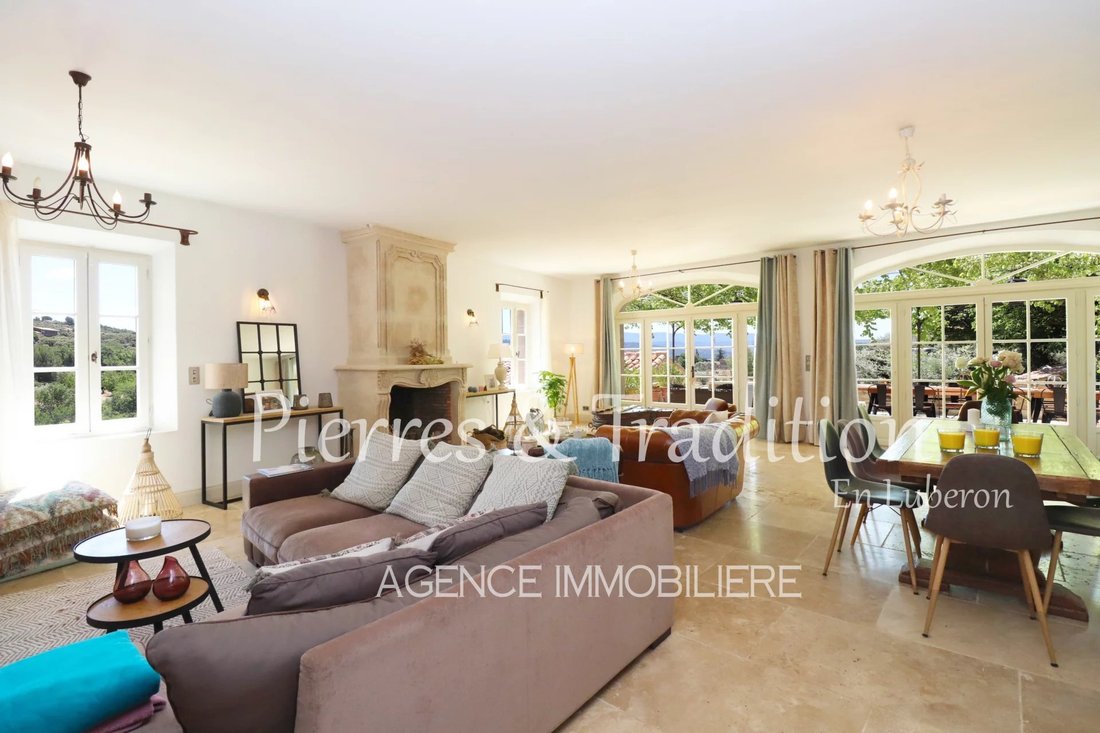 Estate in Saint-Saturnin-lès-Apt, Provence-Alpes-Côte d'Azur, France 3 - 19160481