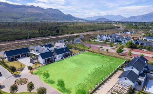 Land in Val de Vie, Western Cape, South Africa 1