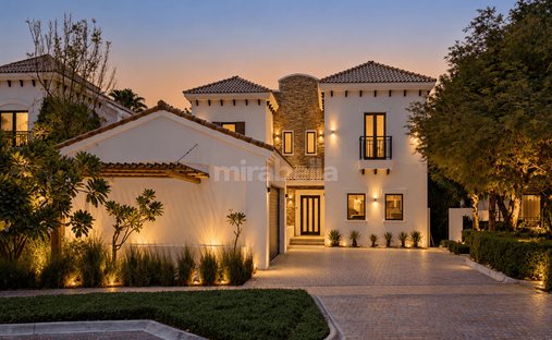 Villa en Jumeirah Golf Estates, Dubái, Emiratos Árabes Unidos 1