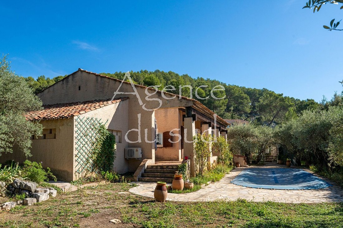 House in Saint-Zacharie, Provence-Alpes-Côte d'Azur, France 1 - 19164343
