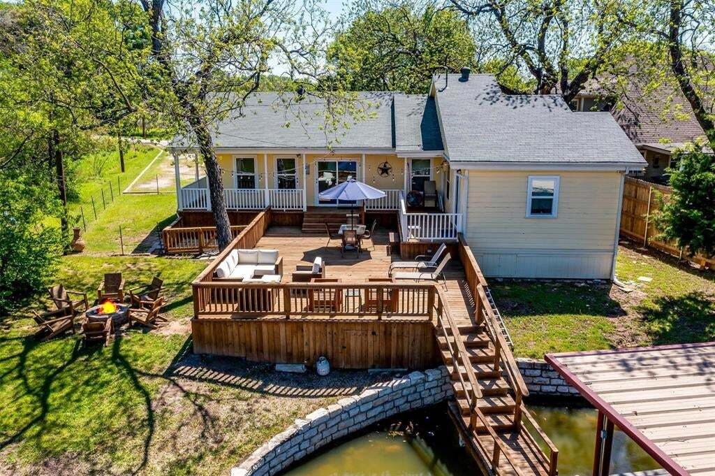 House in Granbury, Texas, United States 3 - 19160655