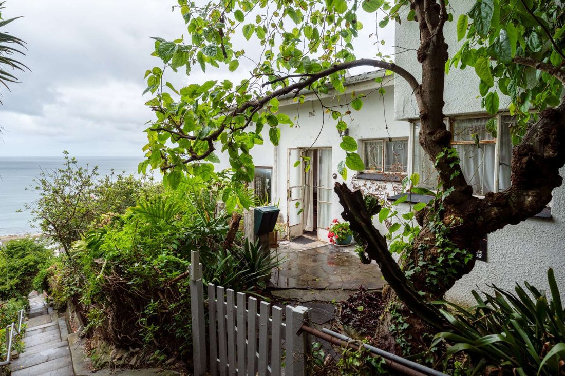 House in Saint James, South Peninsula, Cape Town 1 - 19160351