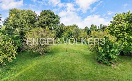 Land in Dreieich, Hessen, Deutschland 1