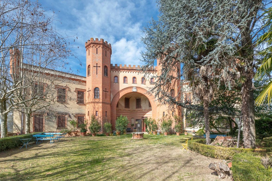Schloss in Baldissero d'Alba, Piemont, Italien 2 - 19165575