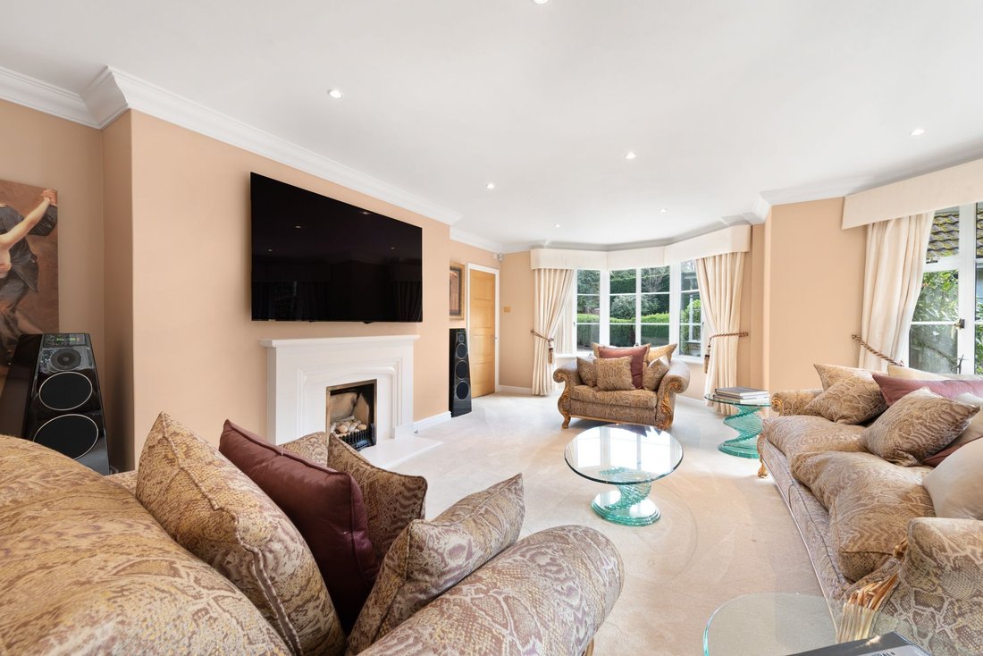 House in Ascot, England 2 - 19162680