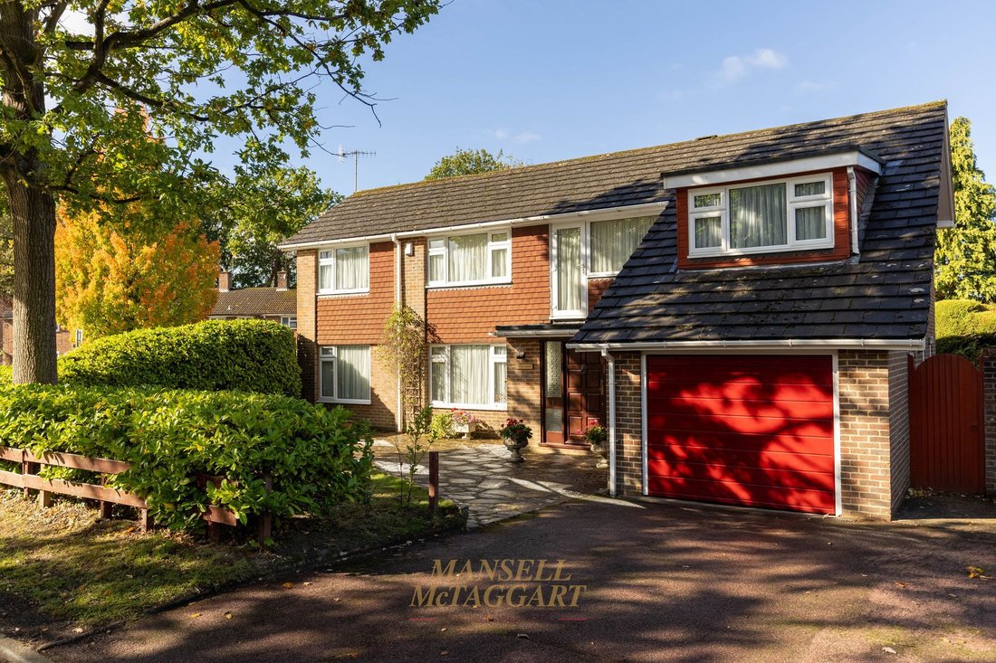House in Pound Hill, Crawley, England 1 - 19161218