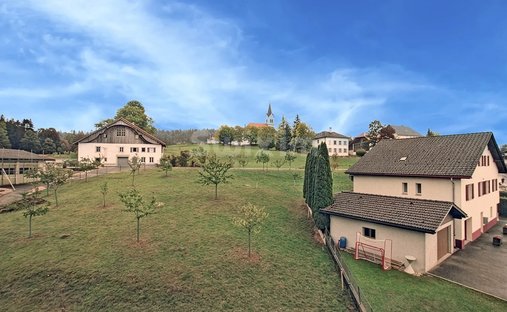 House in La Ferrière, Canton of Bern, Switzerland 1