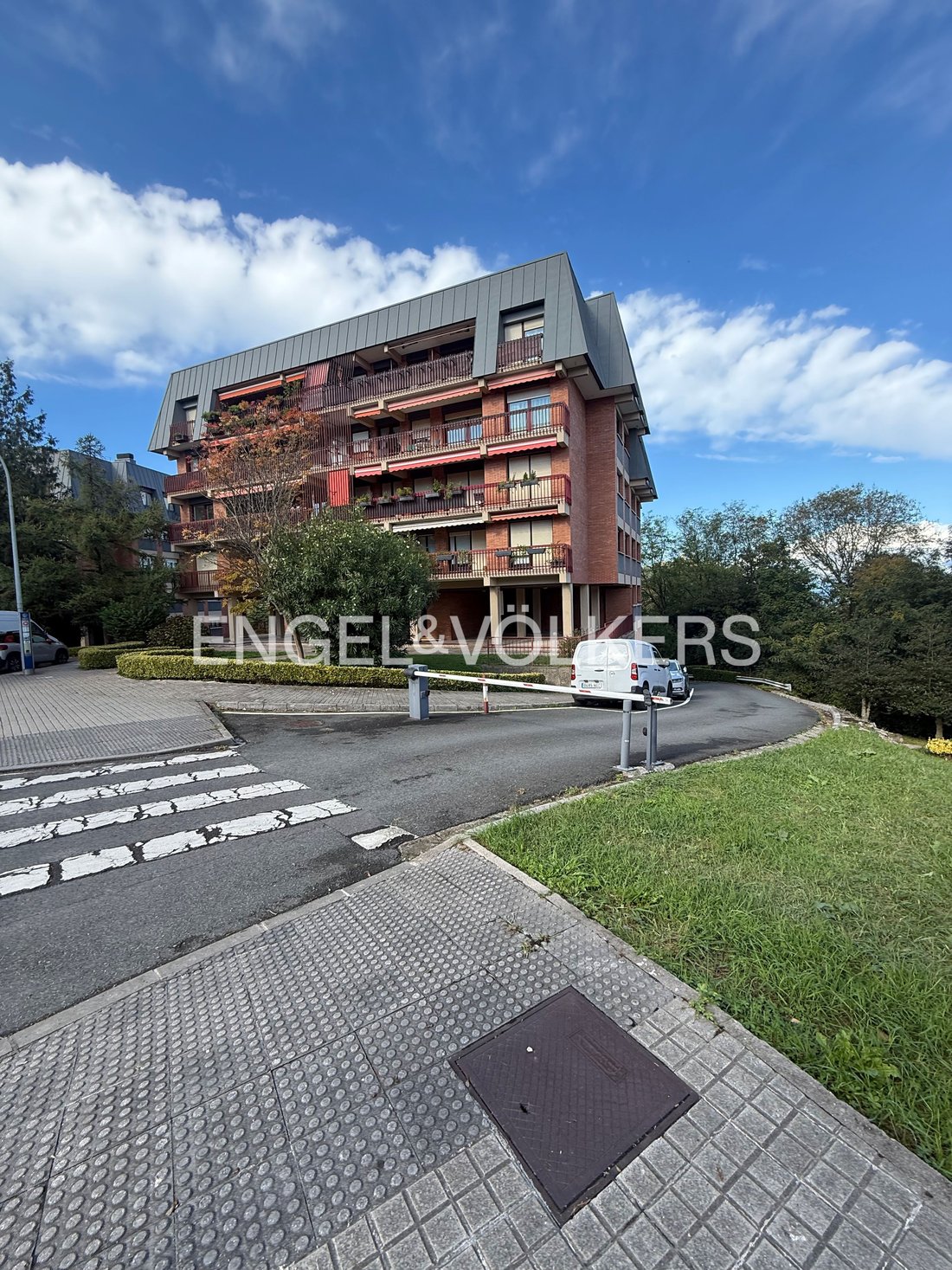 Apartment in Mendebaldea, Donostia-San Sebastian, Spain 2 - 19164537
