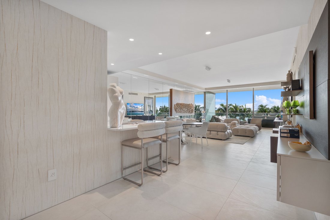 Condo in Bal Harbour, Florida, United States 1 - 19166024