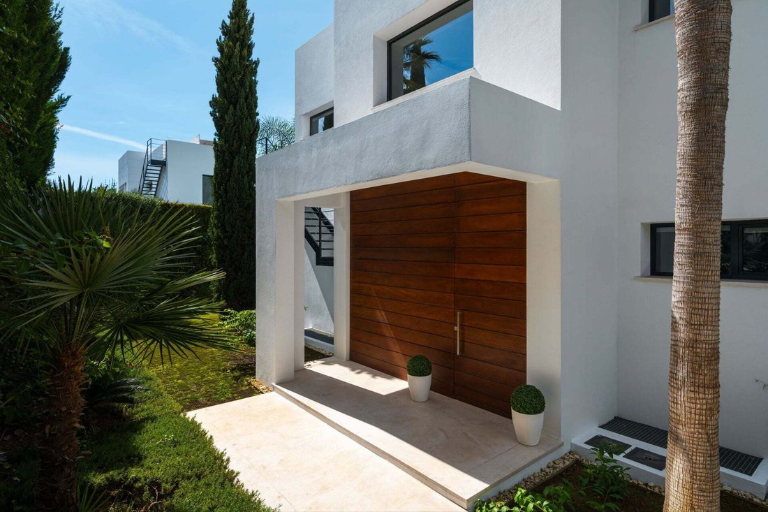 Villa in San Pedro de Alcantara, Andalusia, Spain 4 - 19160452