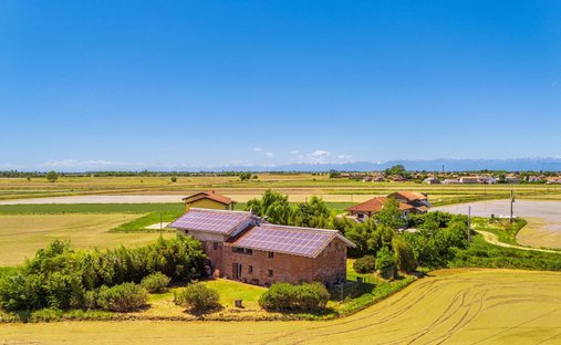 Villa in Tornaco, Piedmont, Italy 1