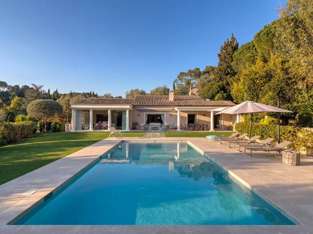 Casa en Mougins, Provenza-Alpes-Costa Azul, Francia 2 - 17851749