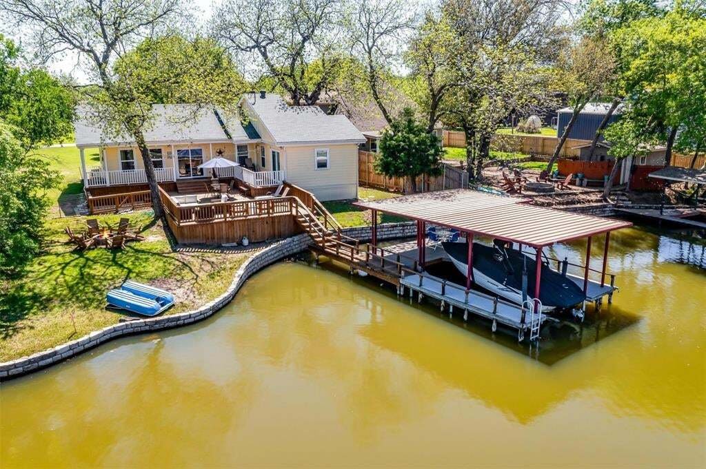 House in Granbury, Texas, United States 1 - 19160655