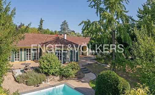 Bungalow in Bad Soden, Hessen, Deutschland 1