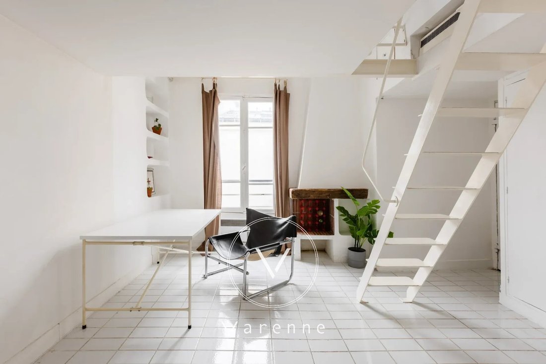 Apartment in Saint Thomas d'Aquin, Paris 7e Arrondissement, Paris 2 - 19160951
