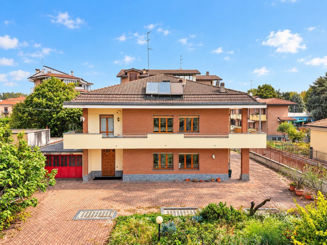 Villa in Centro, Limbiate, Lombardy 3 - 19163006