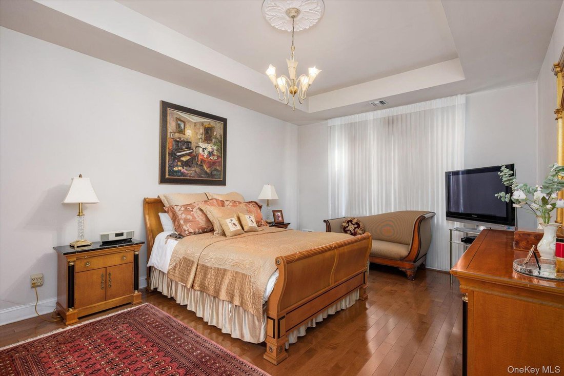 Condo in Melville, New York, United States 5 - 19161989