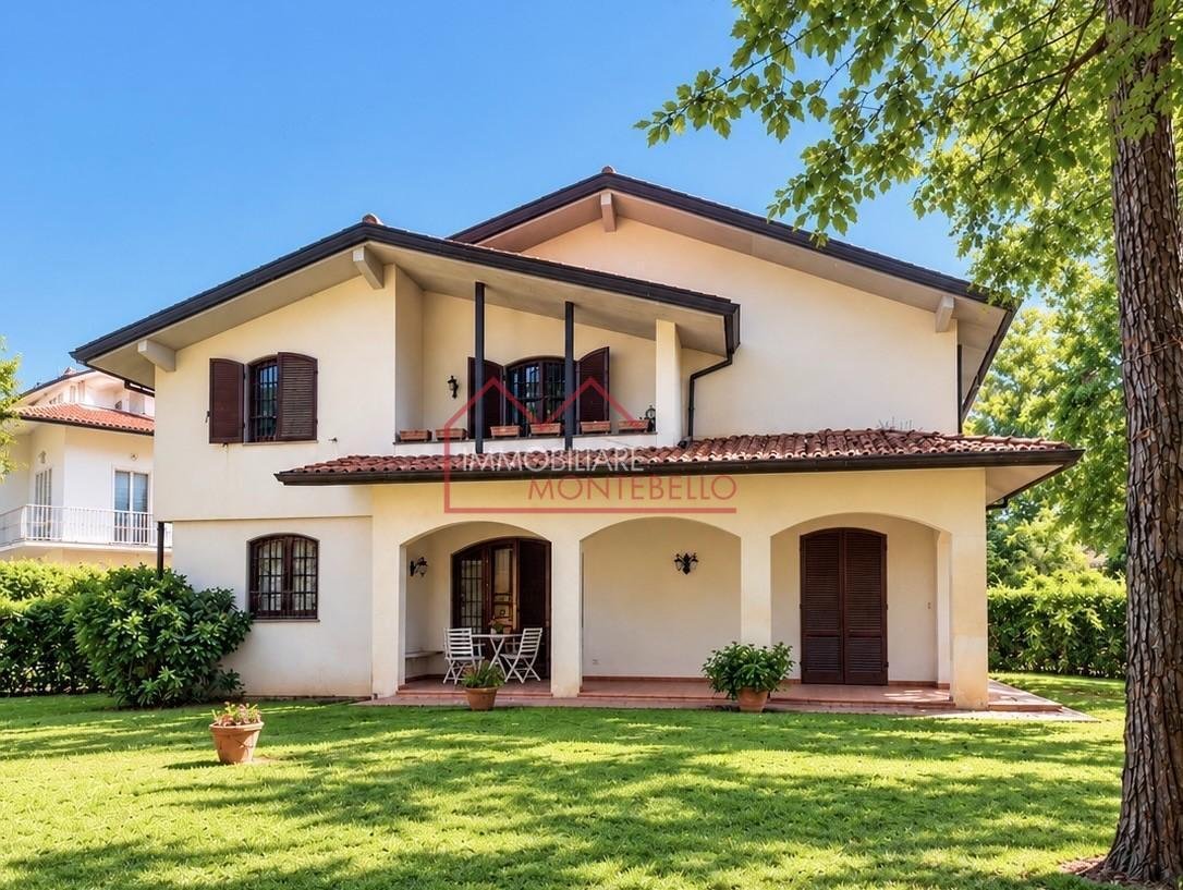Villa en Viareggio, Toscana, Italia 1 - 17294912