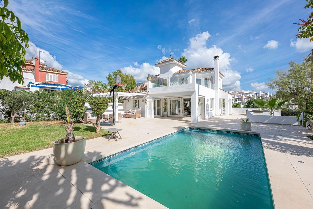 Villa in Nueva Andalucia, Marbella, Spain 2 - 19164383