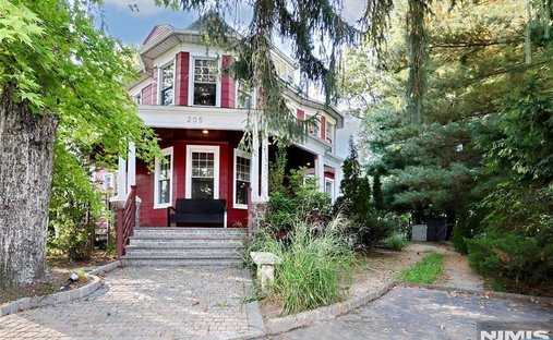 House in Leonia, New Jersey, United States 1