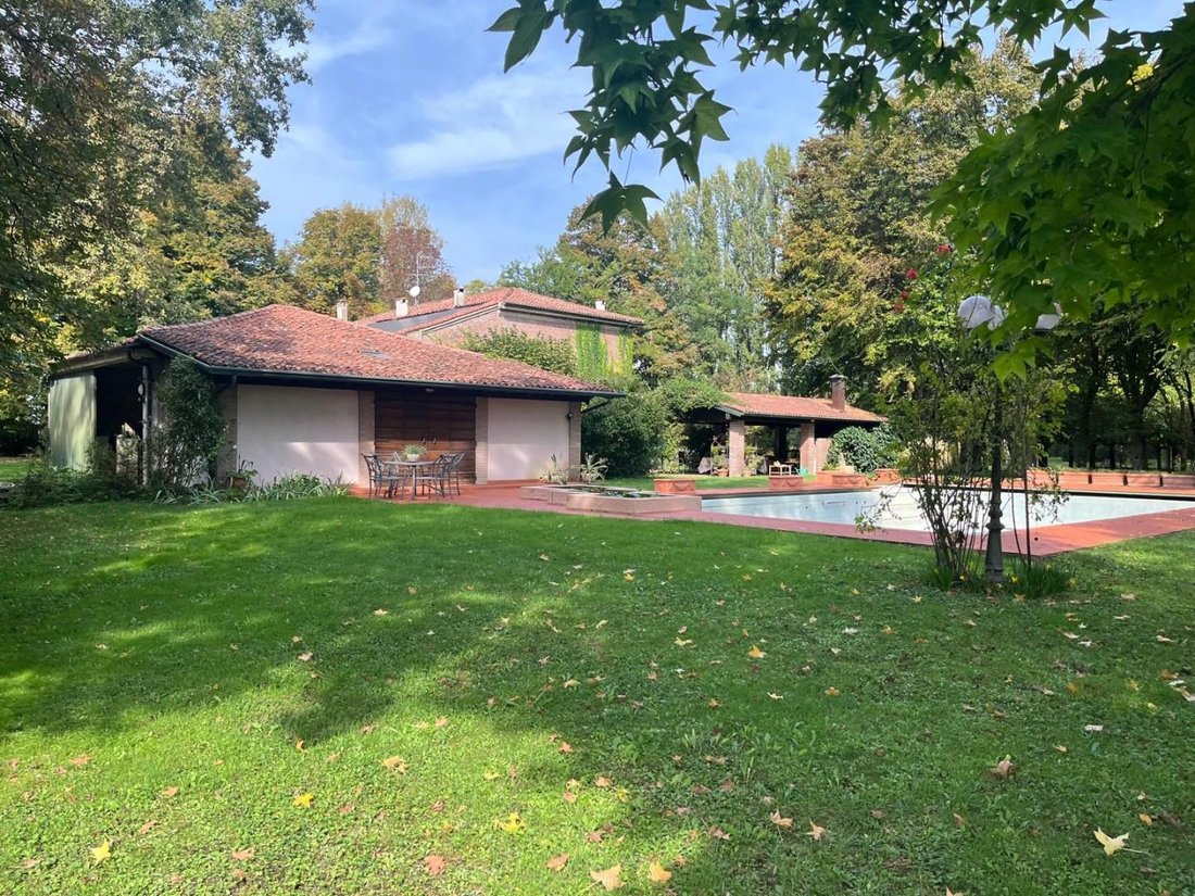 Maisons de campagne à Roncoferraro, Lombardie, Italie 3 - 19163324