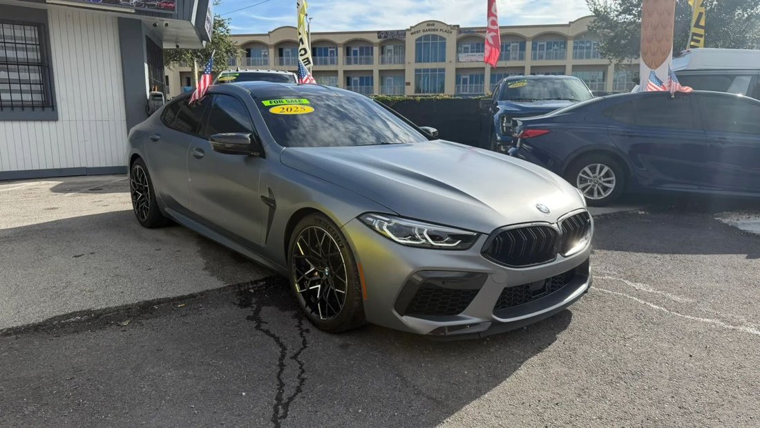 Sedan in Hialeah Gardens, FL, United States 5 - 19165057