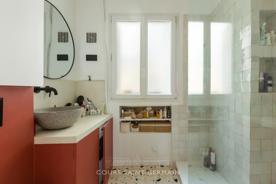 Apartment in Clichy-Trinité, Paris 9e Arrondissement, Paris 5 - 19161062