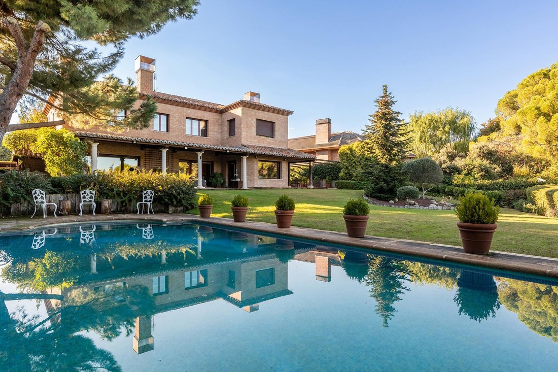 Villa in Majadahonda, Comunidad de Madrid, Spain 1 - 19161043