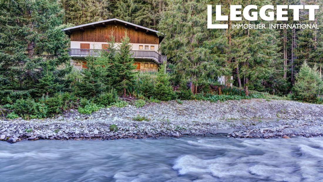 Chalet in Champagny-en-Vanoise, Auvergne-Rhône-Alpes, France 1 - 17506407