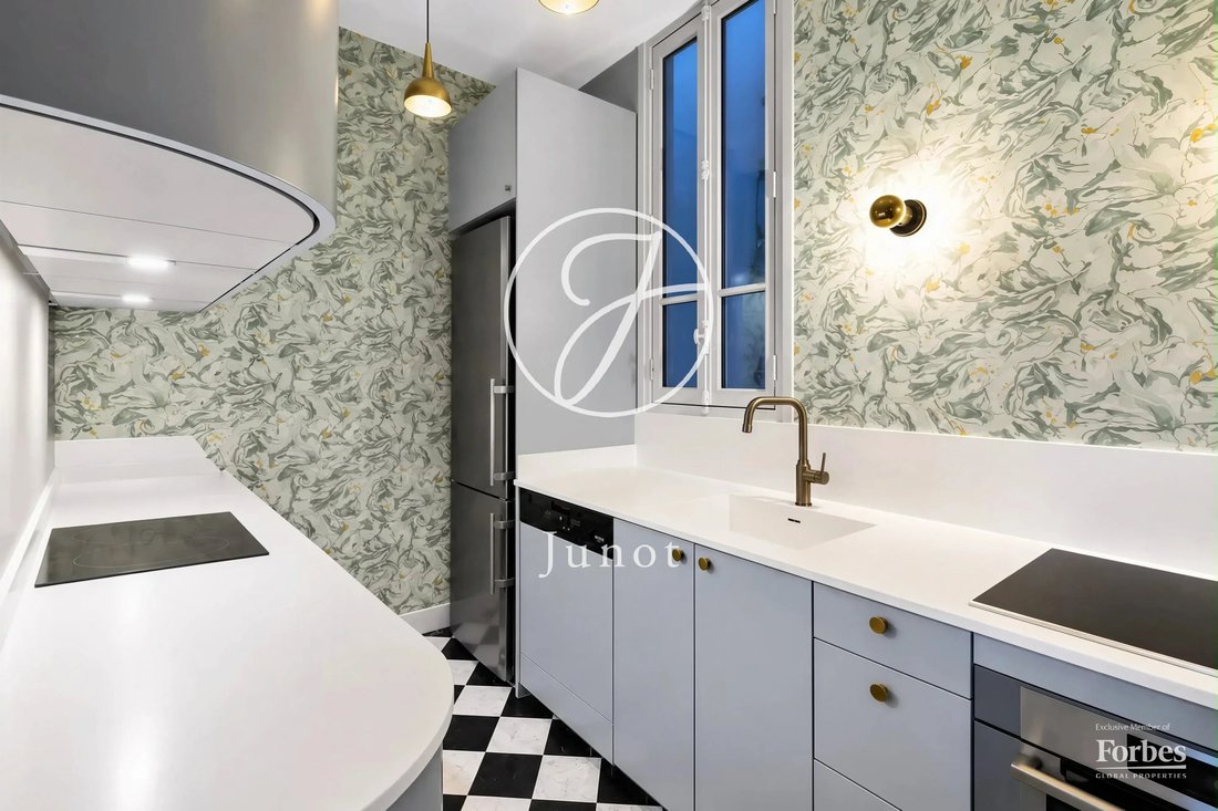 Apartment in Monnaie, Paris 6e Arrondissement, Paris 4 - 19161076