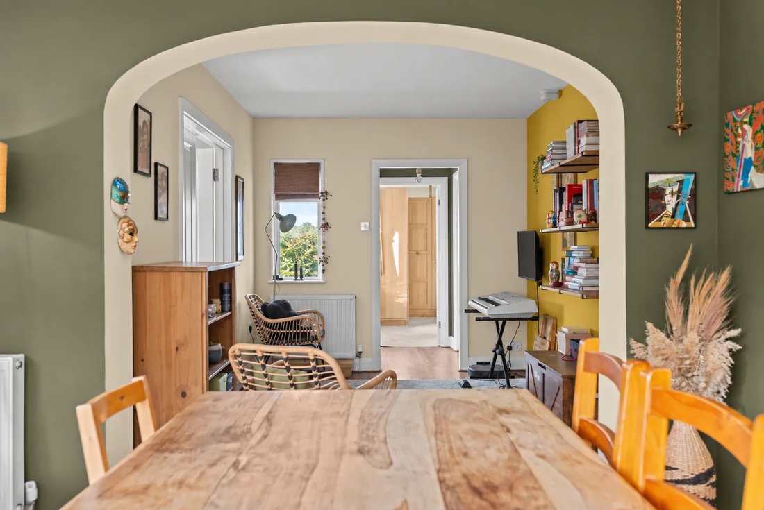 Bungalow in West Horsley, England 5 - 19162672