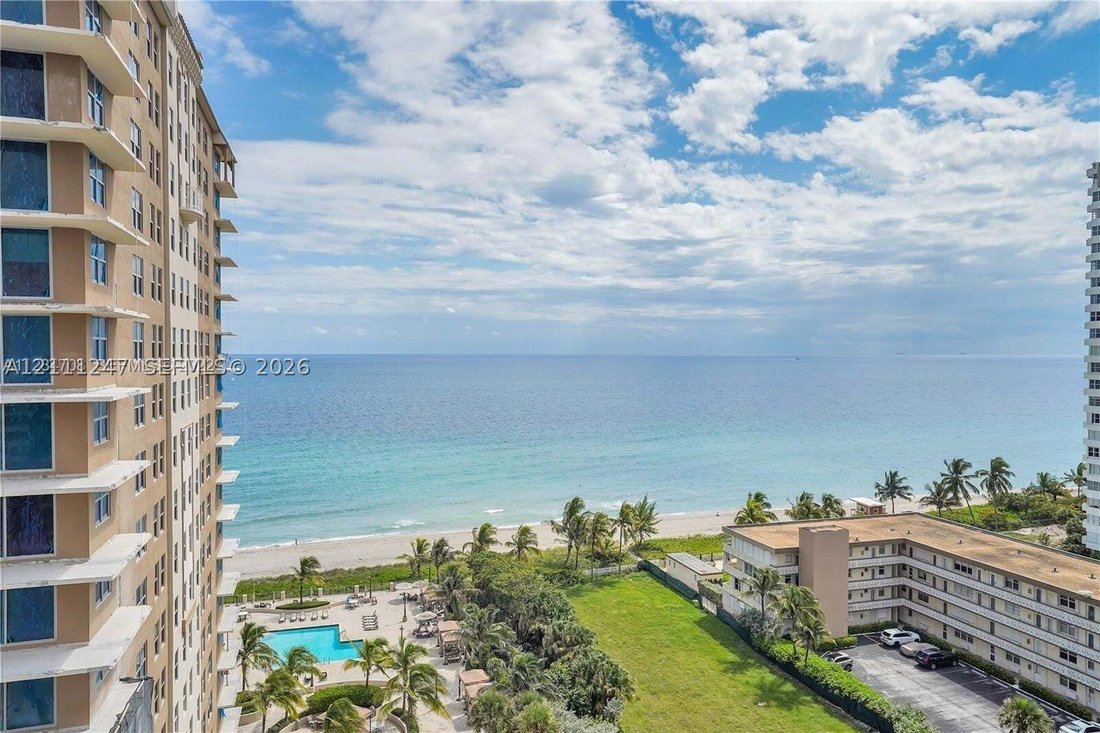 Condo in Hallandale Beach, Florida, United States 1 - 19163446