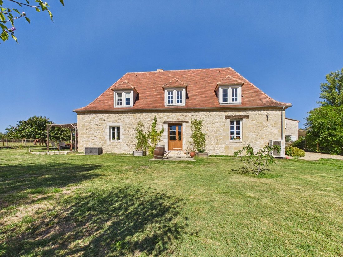 House in Lauzun, Nouvelle-Aquitaine, France 4 - 19163044