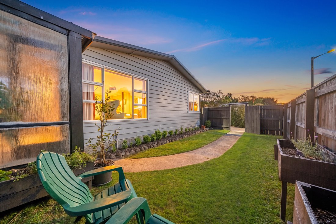 Upper Hutt, Wellington, New Zealand 2 - 19166005