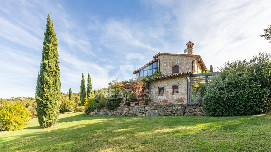 Estate in Todi, Umbria, Italy 1 - 19162911