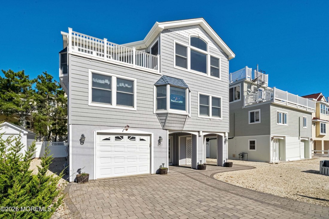 House in Ship Bottom, New Jersey, United States 3 - 19160008