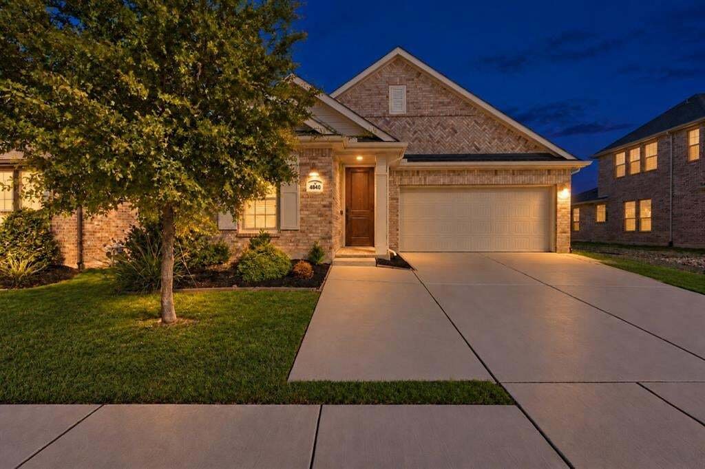 House in Carrollton, Texas, United States 2 - 19164027