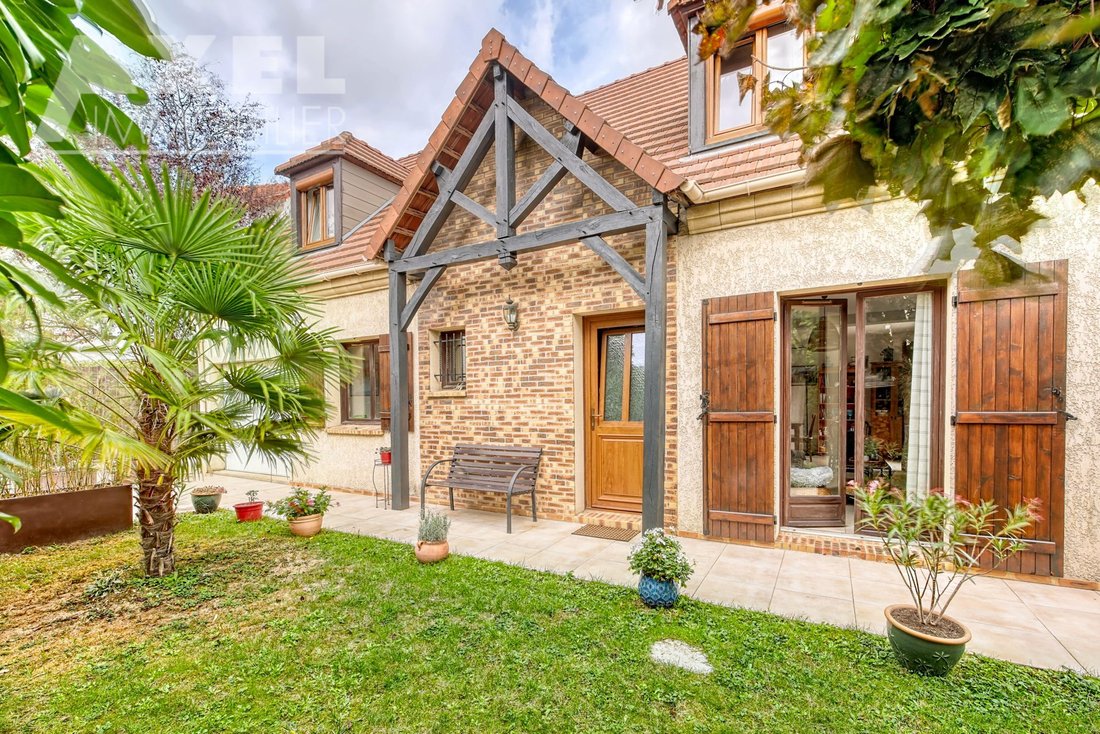 Casa a Bois de la Couronne, Bois-d'Arcy, Francia 1 - 19165871