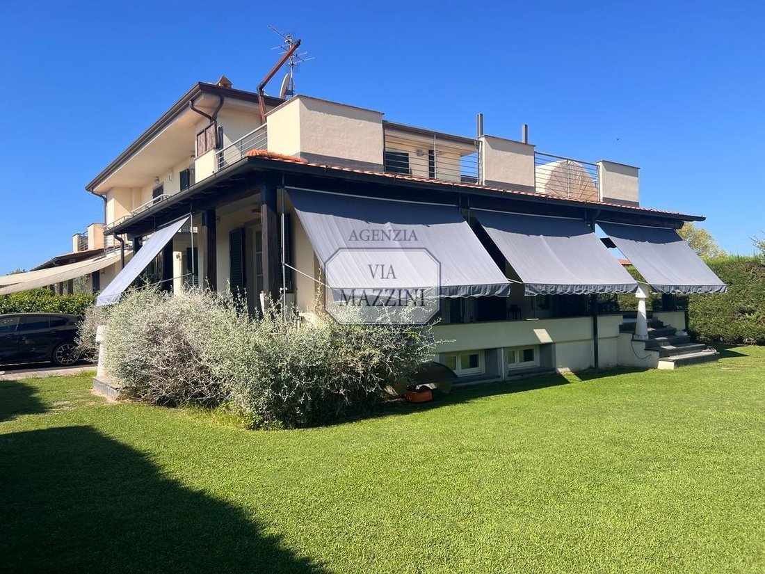 Country House in Capezzano Pianore, Camaiore, Tuscany 1 - 19163218
