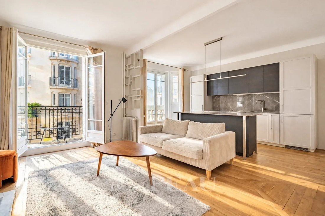 Apartment in Violet Commerce, Paris 15e Arrondissement, Paris 1 - 19161235